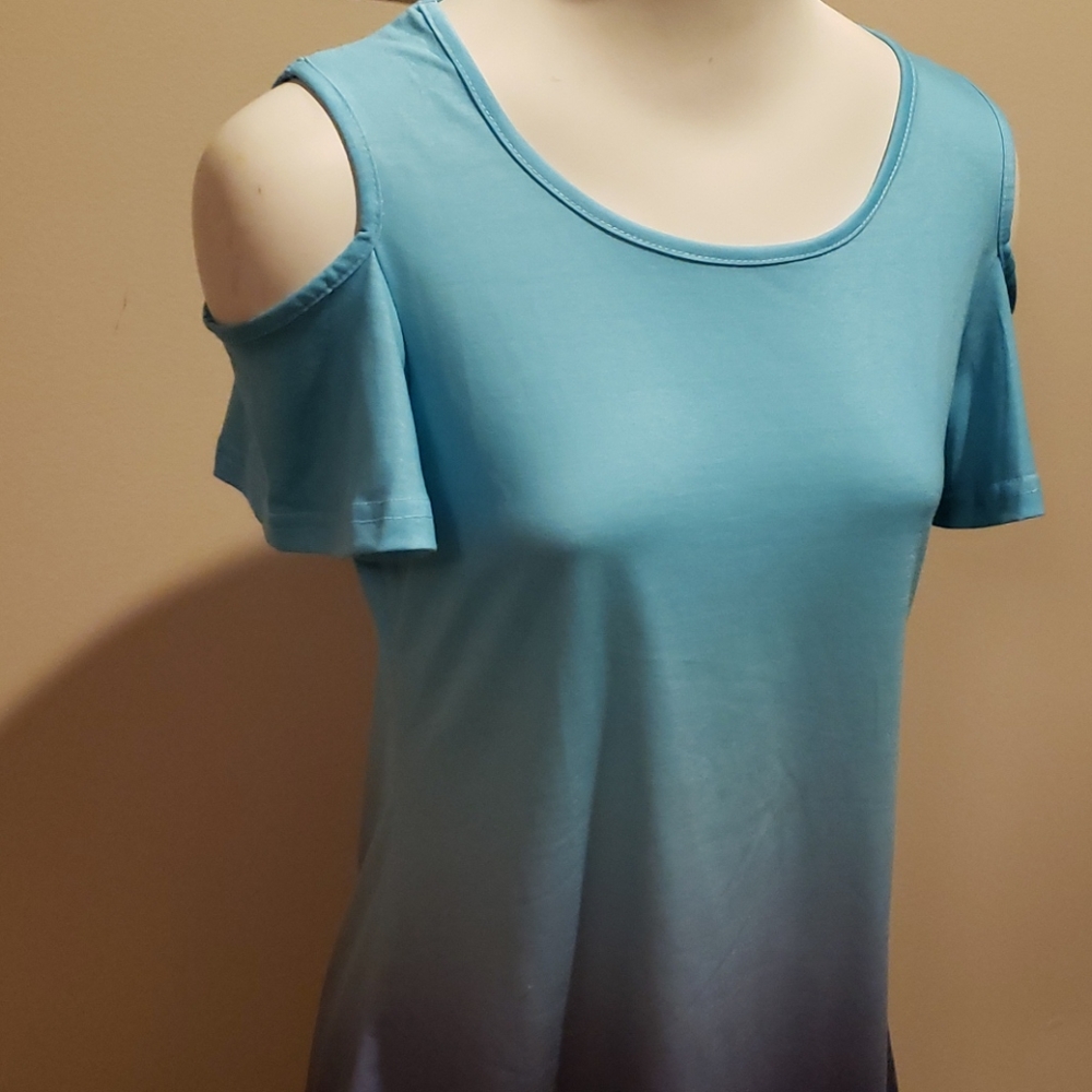 Two tone cold shoulder top - Picture 2 of 3